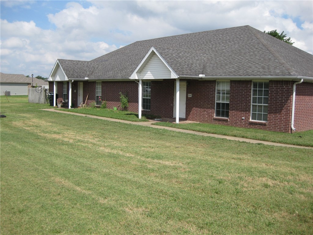 Great investment property!!! Each side is very spacious; featuring 3 bedrooms/ 2 baths, large living room, good size laundry room, storage and a large yard.  Close to the  u of a !!!(6 miles)
