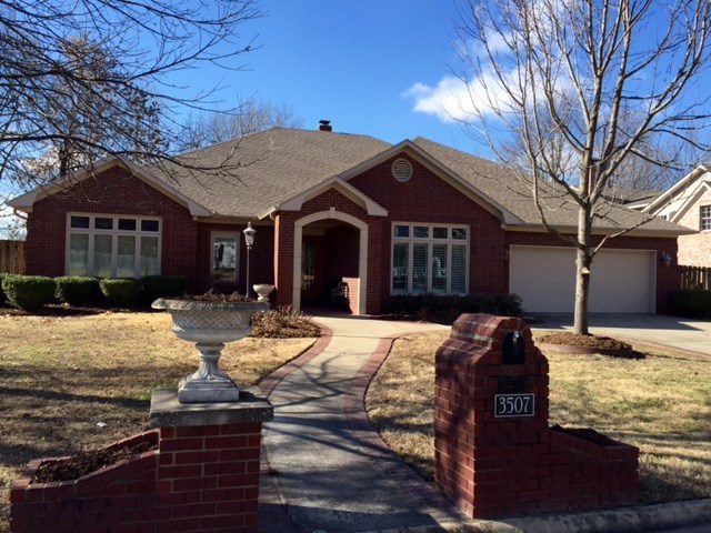 Beautiful home located on Paradise Valley Golf Course 12th green. This home has skylights, brick paver, carpet, wood flooring, outside kitchen area, large rooms, open feel & is centrally located in Fayetteville.