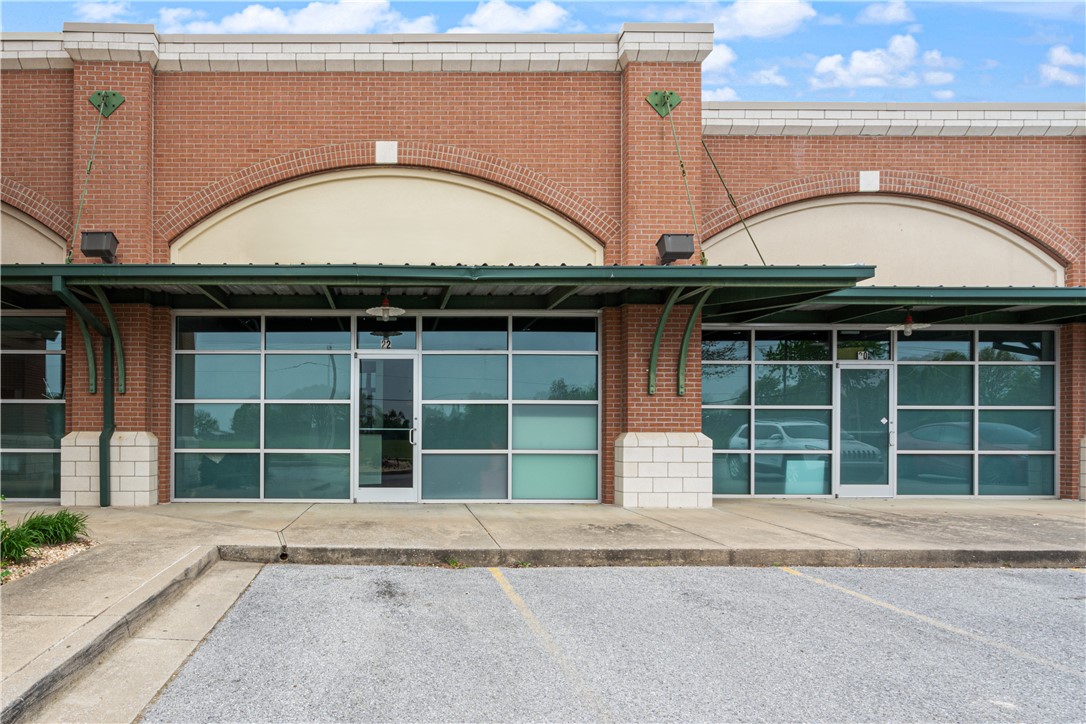 Cottonwood Village Ph I Bentonville - Commercial Lease