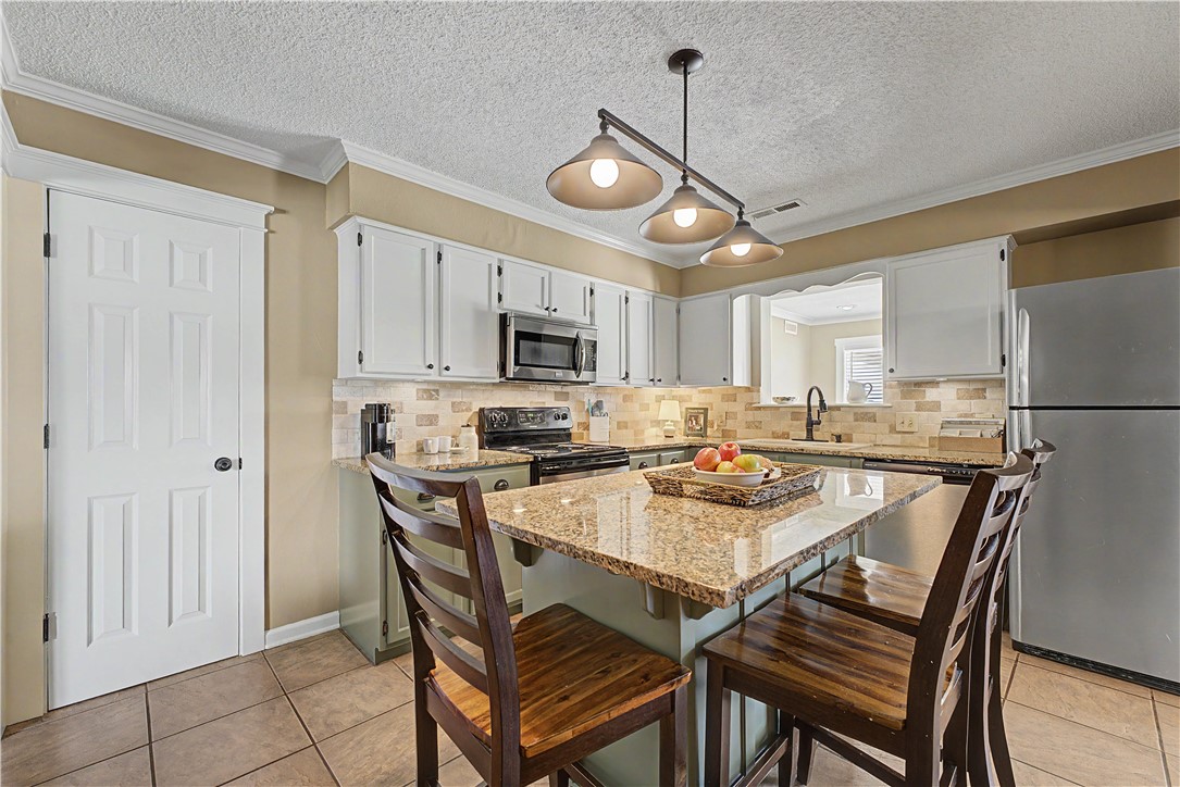Chateau Terrace Unit 2 Ph 2-Rogers - Residential