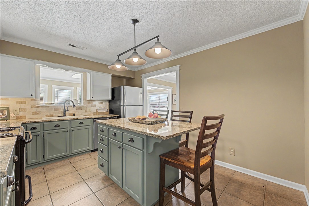 Chateau Terrace Unit 2 Ph 2-Rogers - Residential