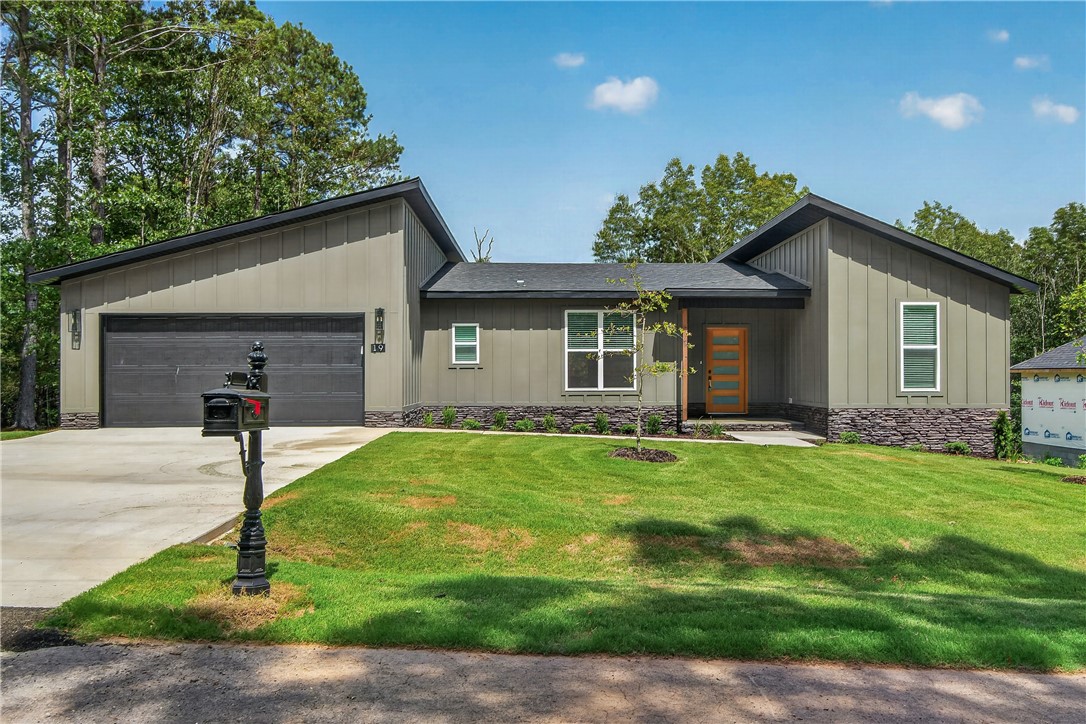 New construction beauty with a 10 year home warranty! 
3 bedroom, 2 bathroom - 1,850sqft. Open kitchen + a designated dining area. This home also features two vanities in the primary bathroom, as well as a large walk-in tile shower and closet. Whether you're drinking your morning coffee or evening beverage, the outdoor covered deck is the prime spot to relax! Don't miss the opportunity to call this one home!