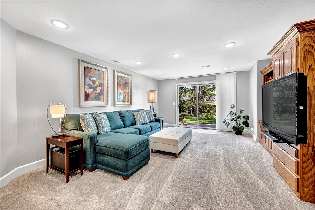 A & A 1st Rev Bentonville - Residential