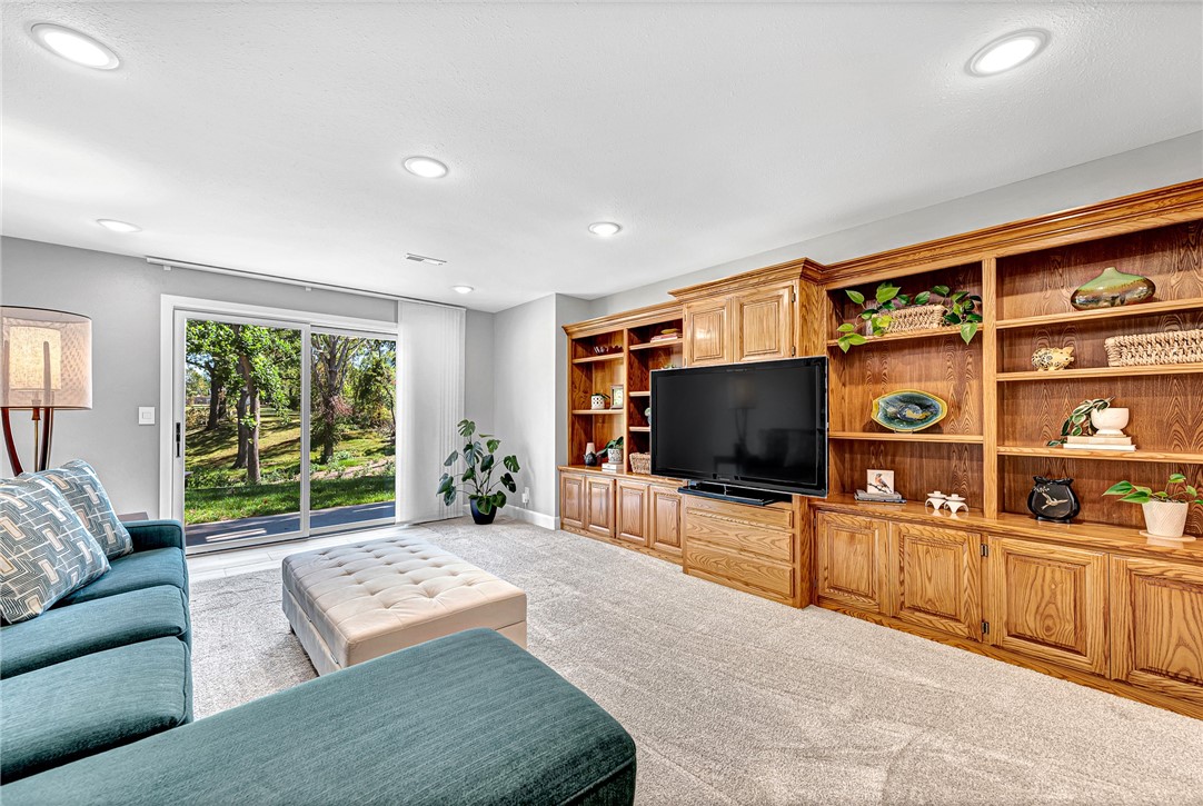 A & A 1st Rev Bentonville - Residential