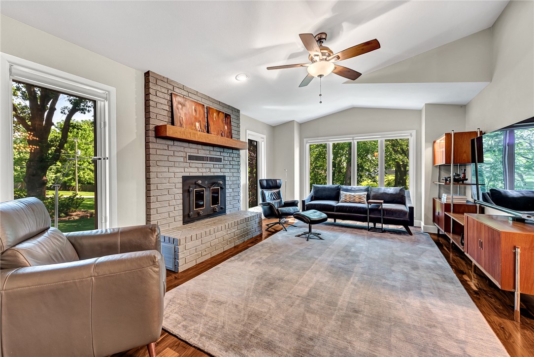 A & A 1st Rev Bentonville - Residential