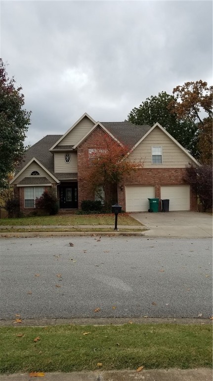 Lease $2350.00 per month $2350.00 Security deposit This is a huge 5 bedroom home with second living area in upstairs loft, formal dining area, eat in kitchen Flexible floor plan for families. Granite, hardwood floors and Crown Molding. Convenient location and Bentonville schools. Privacy fenced back yard with deck and view of pasture behind home. Pets negotiable $300.00 pet deposit & $50.00 per pet per month pet rent. All 18 and over $35.00 credit/criminal history fee