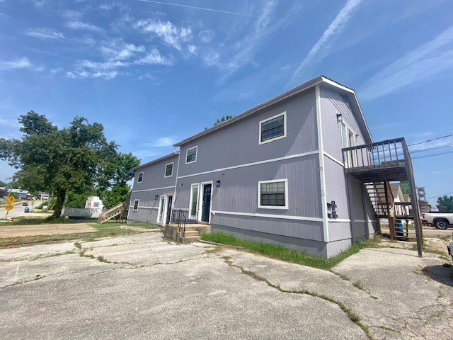 Reside in this 2 bedroom, 1 bathroom unit vibrant heart of Bentonville! Tenants are responsible for electric, water/trash, and cable/internet expenses. We process applications as we receive and once an application is approved, we reach out for deposit. Deposit secures the unit not the application. Please be aware of scams. Our application process is to be paid online through a secure portal, and we do not accept cash, CashApp, Venmo, and/or PayPal. Applications to be completed through our website only not through any 3rd party advertising site. No showings until after August 25