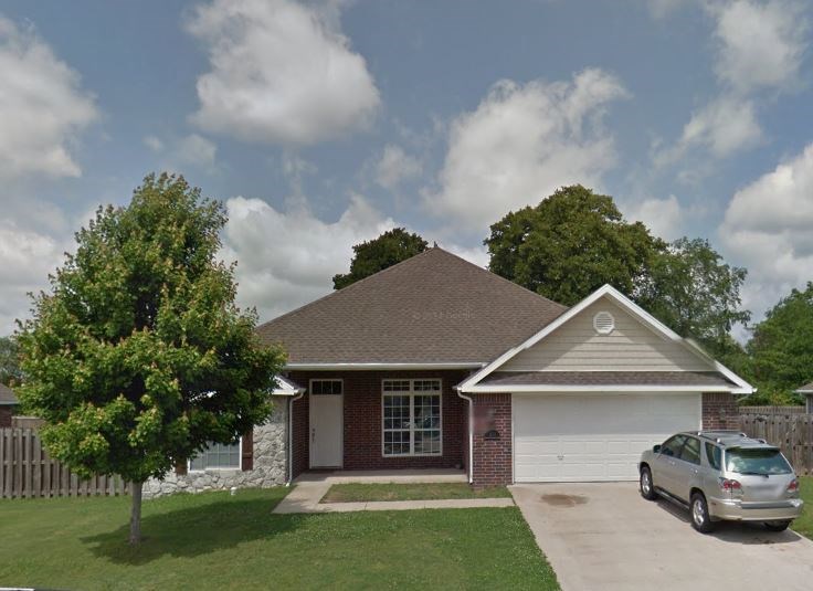 4 bedroom, split floor plan. Open and spacious living space. Large master bedroom. Master bath with whirlpool tub, walk-in shower & large walk-in closet.  Living room with gas log fireplace. Eat-in kitchen and formal dining. Crown molding. 2" blinds. Large back deck perfect for BBQing! Privacy fenced backyard. Community pool to splash around in. Convenient to schools and shopping.