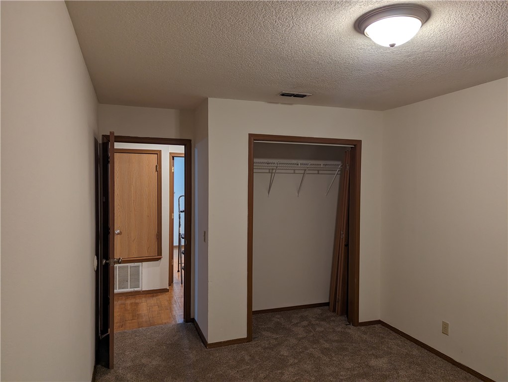 Oaks Add Ph II - Residential Lease