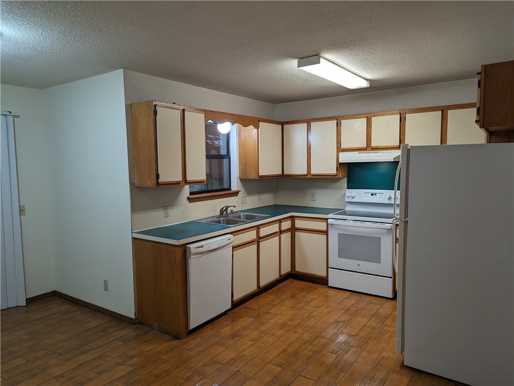 Oaks Add Ph II - Residential Lease