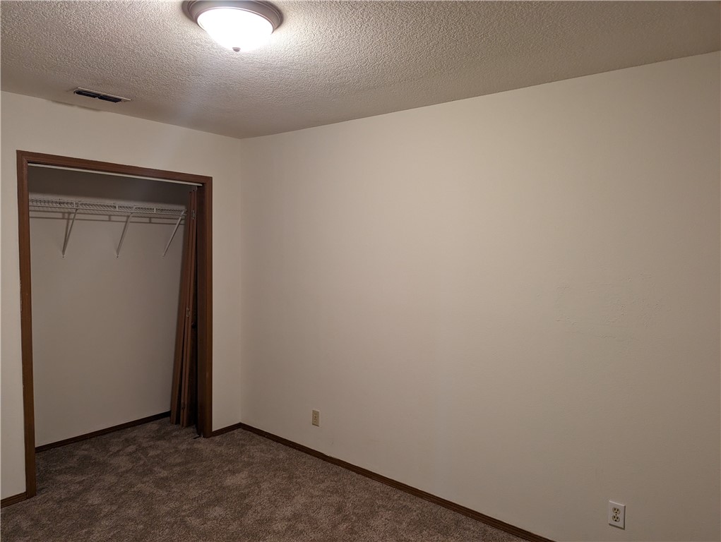 Oaks Add Ph II - Residential Lease