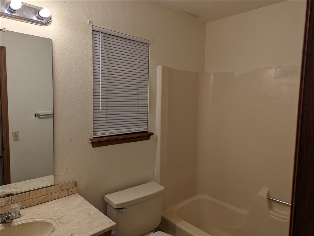 Oaks Add Ph II - Residential Lease