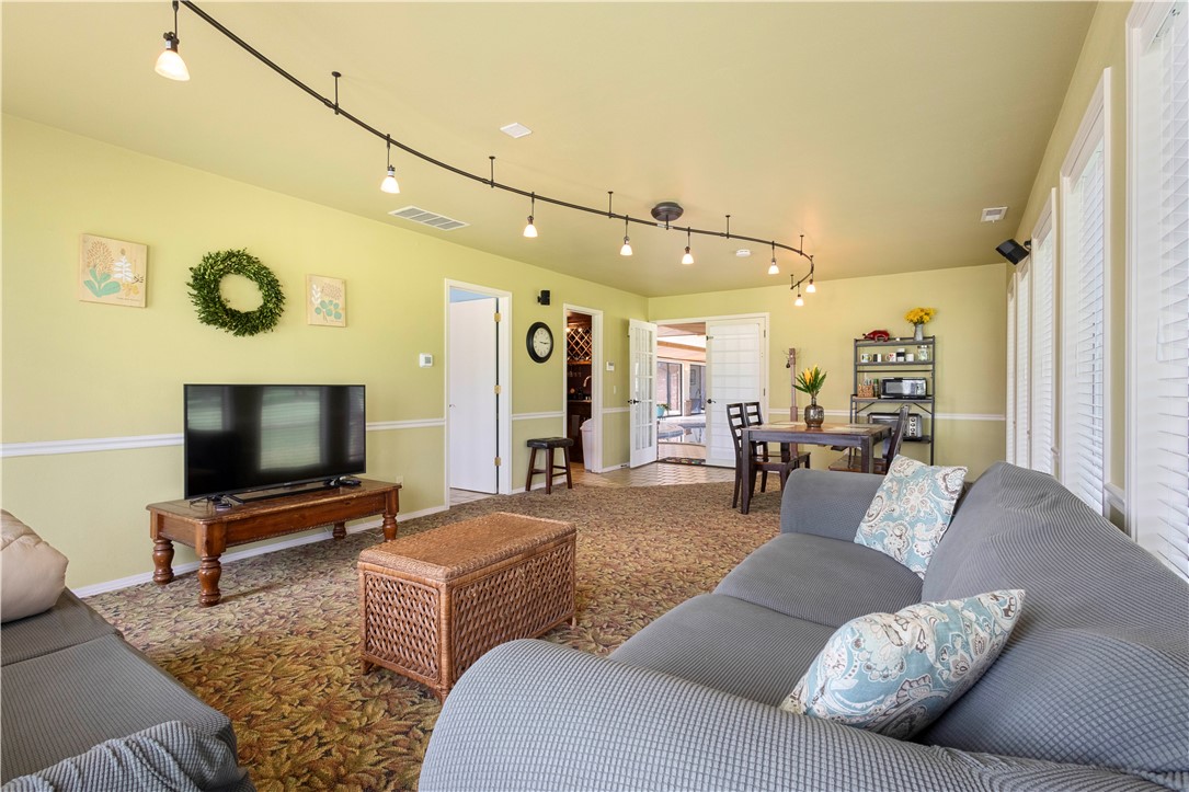 Country Club Estates - Residential