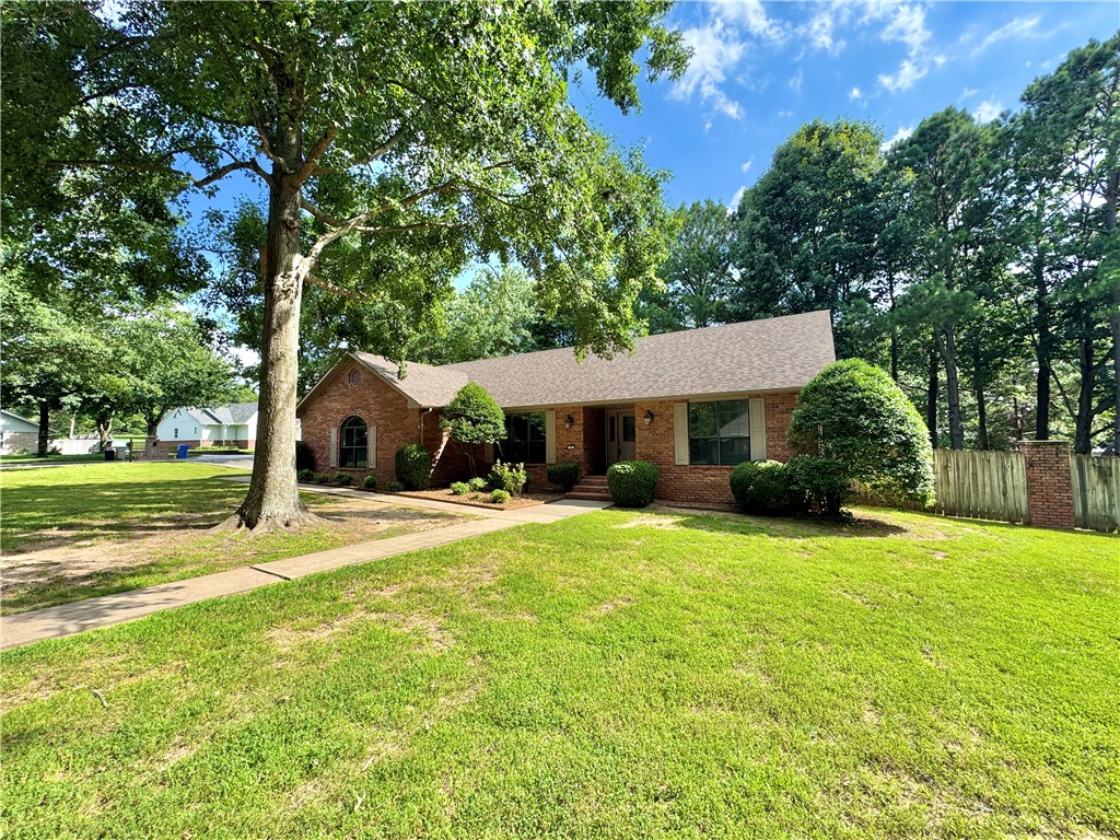 Country Club Estates - Residential Lease