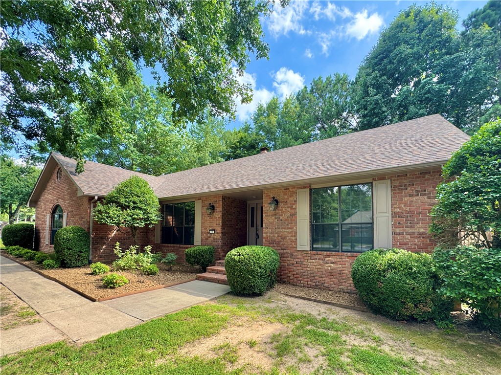 Country Club Estates - Residential Lease