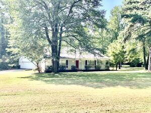 New listing in one of Russellville's favorite neighborhoods for under 200k. Add some tlc and this 3 bedroom 2 bath home will be perfect for any buyer! Privately located on quiet street. Roof being replaced!Realtors, see private remarks!
