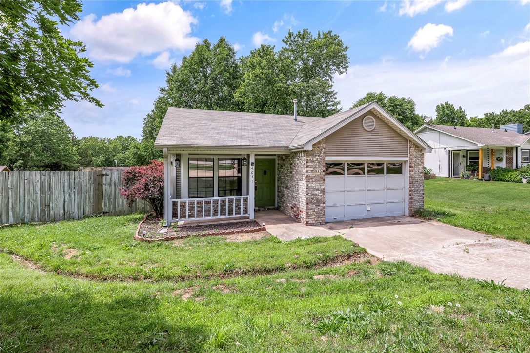 Charming single-car garage home featuring a cozy electric fireplace, perfectly located near Fayetteville’s popular biking trails and shopping centers. Enjoy convenient access to outdoor recreation, dining, and entertainment while relaxing in a comfortable, low-maintenance space. $5,000 in concessions. Exclusive lending incentives: Preferred lender offering lender credit up to 1% of loan amount (Not to exceed $3000)
