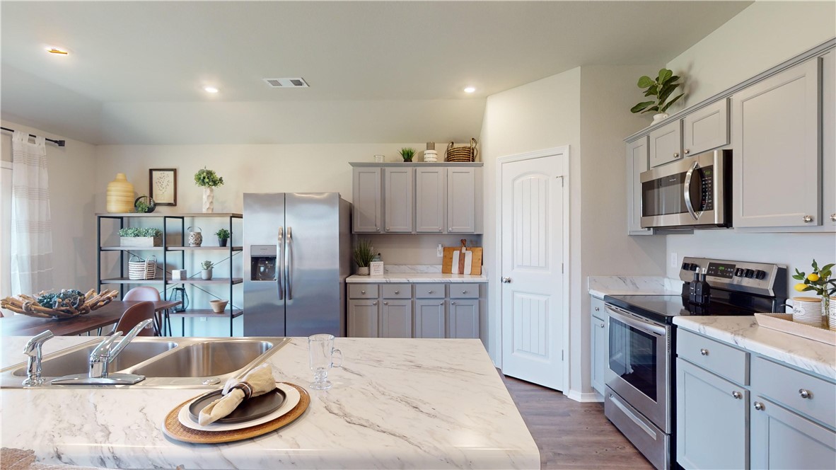 STOKENBURY FARMS PH VI - Residential