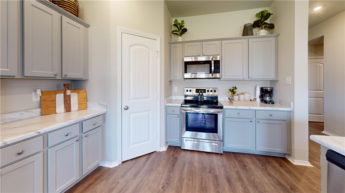 STOKENBURY FARMS PH VI - Residential