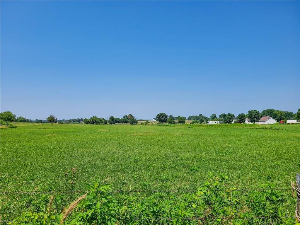 5 Acres of agri-land minutes to Gentry city Center.