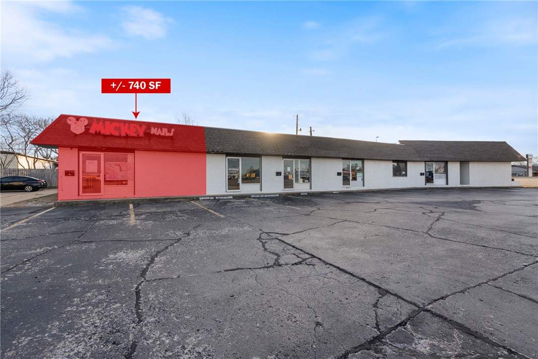 This excellent +/- 740 SF turnkey nail salon suite is conveniently located just off US-412 in Siloam Springs, offering prime visibility and accessibility. This suite and open salon floor layout, manager's office or storage room, restroom, and a dedicated handwashing sink. The space can be delivered fully equipped, providing an ideal turnkey opportunity for businesses looking to open quickly with minimal startup costs.  Positioned at the intersection of US-412 (29,000 VPD) and Dogwood St (1,700 VPD), this location ensures excellent exposure. Additionally, it is less than a mile from Walmart Neighborhood Market and surrounded major national retailers such as Harbor Freight, Dunham's Sports, KFC, Sonic Drive-In, O'Reilly Auto Parts, and more. This is a fantastic opportunity to establish your business in a thriving commercial area!
