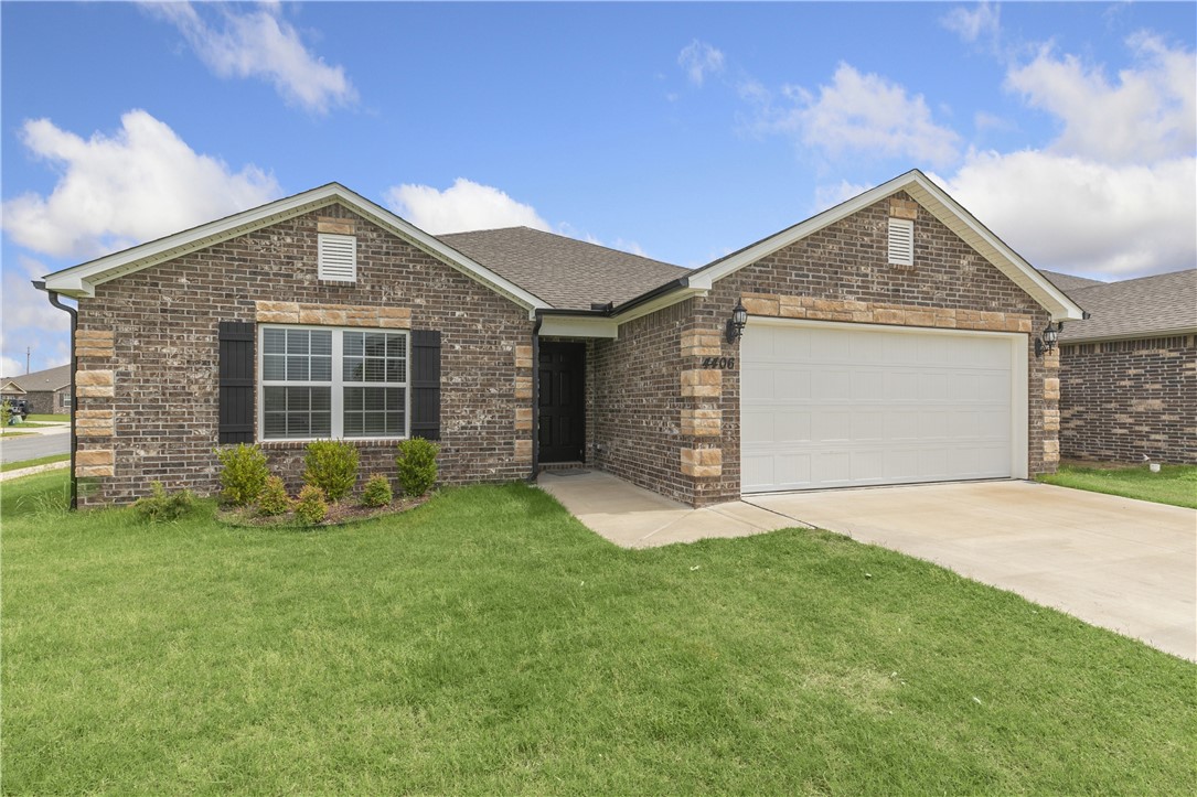 Beautiful 3 bed 2 bath on corner lot. Large open living, dining, and kitchen area. Patio just off dining area, back yard is getting a privacy fence. Master suite has lots of room w/ an over-sized walk-in closet.Washer and Dryer included. This home is a must see! Credit and Background check required.