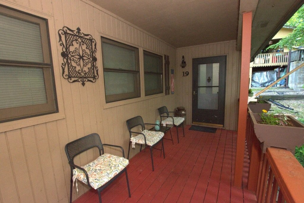 Townhouse Tct 3 A/K/A Drake Court Bvv - Residential