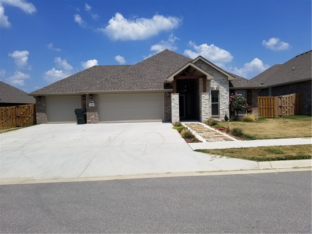 Beautiful, one-level home in Orchard Park subdivision. The lovely landscaped yard gives you great curb appeal. Spacious open floor plan with wood-look tile flooring in Livingroom and kitchen. Chef's kitchen features a large island, gas range and walk in pantry for ample storage. Extra storage off of utility room. Four bedrooms, two full baths. Smart home features include Nest video doorbell, Nest security camera and Nest thermostat. Privacy fenced back yard. Firepit for outdoor entertaining. Bentonville mailing address but Centerton physical address.