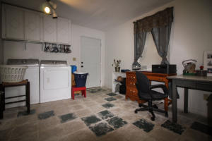 Haddox Springs Villa - Residential