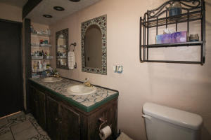 Haddox Springs Villa - Residential
