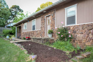 Haddox Springs Villa - Residential