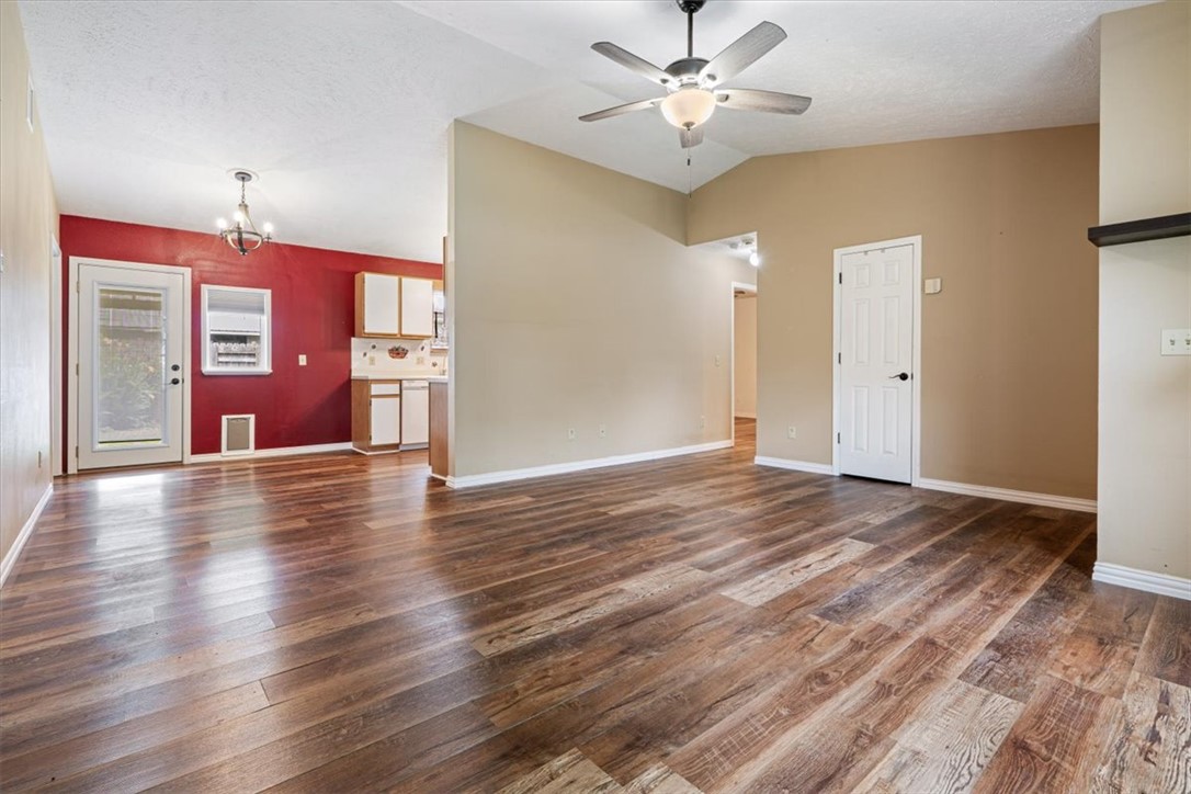 Courtney Courts Siloam Spgs - Residential