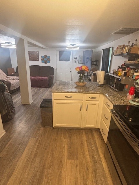 Welcome to this cozy 2-bedroom, 1-bath home nestled in a quiet neighborhood just minutes from local schools, parks, and shopping. Perfectly suited for investors or first-time buyers, this property offers:

Updated Features: Modern kitchen appliances, fresh paint, and durable flooring

Prime Location: Walking distance to local schools

Investor-Friendly: Strong rental potential in a high-demand area, low maintenance, and affordable taxes

Whether you're looking to expand your portfolio or settle into a starter home, this gem combines convenience, comfort, and value.