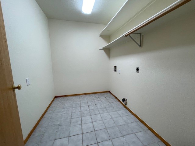 Oak Village Sub Rogers - Residential Lease
