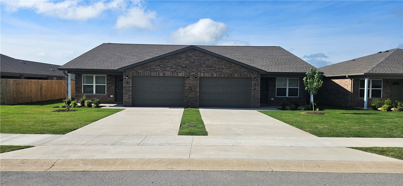Brand new duplexes in Bentonville close to NWA Regional Airport for lease. Home features 3 bedrooms, 2 bathrooms, 2 car garage, LVP throughout home, granite countertops, ceiling fans, open floorplan, covered back patio for grilling/entertaining, fenced in yard and all appliances included. 1 month free rent with all 13 month leases signed by August 1, 2026.