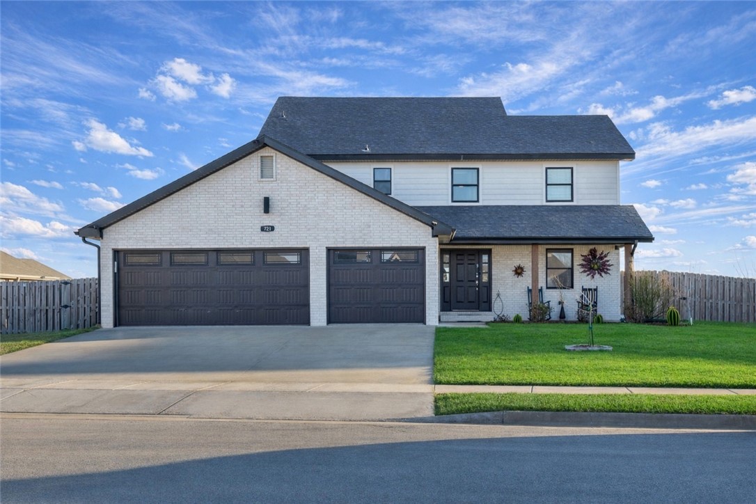 PRICE IMPROVEMENT + $6,000 CLOSING COST CREDIT NOW OFFERED!!!!!!!! Welcome home to comfort, space, & unbeatable convenience in the highly sought-after Orchard Park subdivision—just minutes from I-49 & less than 15 minutes to downtown Bentonville. This beautifully designed 4-bedroom, 3-bath residence offers nearly 2,500 square feet of well-planned living space with soaring, vaulted-style ceilings on the main level that create an open, airy feel the moment you walk in. The spacious living & dining areas flow seamlessly into a generous kitchen, making this home ideal for both everyday living & entertaining. Each bedroom offers comfortable proportions, providing flexibility for guests, or home offices. Step outside to enjoy a partially covered patio & fully fenced backyard—perfect for relaxing evenings! Complete with a rare 3 car attached garage, this home delivers the perfect blend of privacy, functionality, & location. Easy access to shopping, dining, trails, & top employers, this is NWA living at its best!