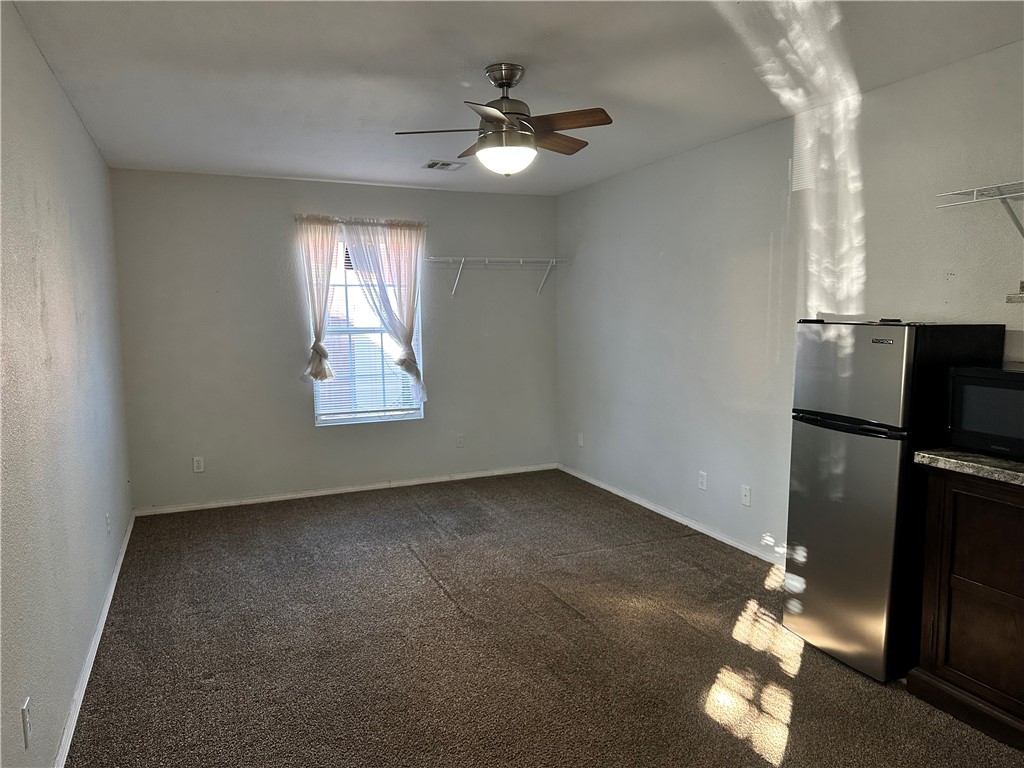 Enjoy living in the heart of Pea Ridge in this one level studio apartment. It has carpet throughout. Full bathroom. Landlord pays utilities. Free Wi-Fi. Coin laundry on site. Great location. Close to everything Pea Ridge has to offer!