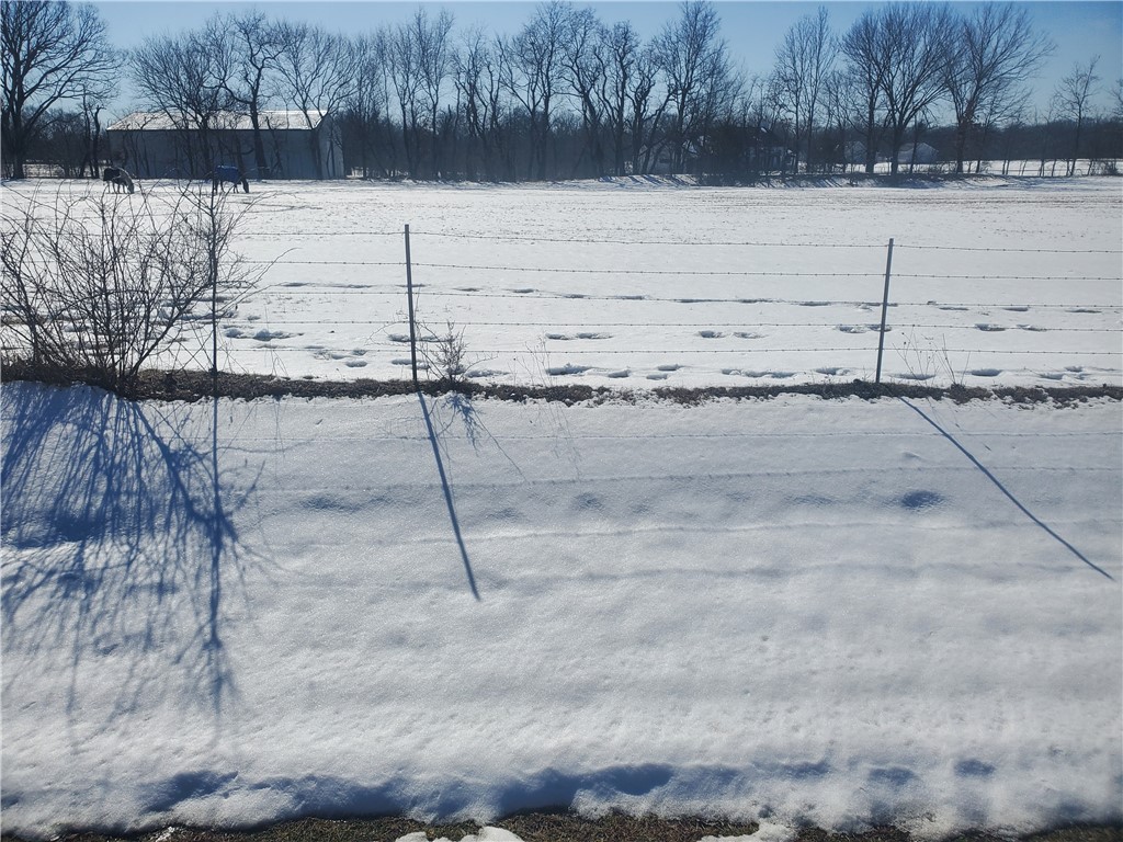 Pea Ridge - Land