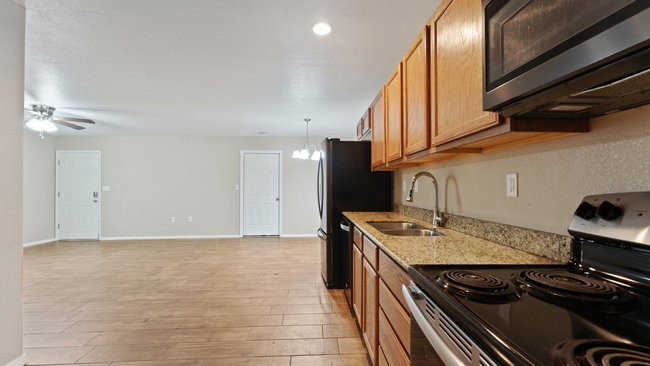 Hayes Sub In Hayes First Add - Residential Lease