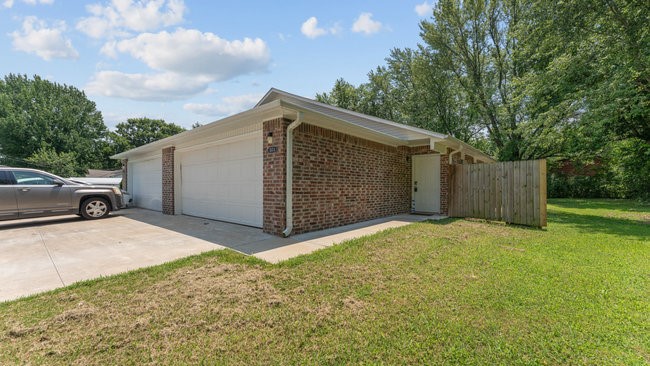Nice recently updated 3 bedroom, 2 full bath duplex with side patio. Centrally located in Springdale. Granite counters and tile floors. One block from Jones Elementary School. Two car garage. Shaded, tree lined yard.

We do not advertise on Craigslist or Facebook Marketplace.

Note:  This is a NO Pet property.

S.A.F.E. Property Management residents are enrolled in the Resident Benefits Package (RBP) for $35.00/month which includes liability insurance, credit building to help boost the resident’s credit score with timely rent payments, up to $1M Identity Theft Protection, HVAC air filter delivery...etc.