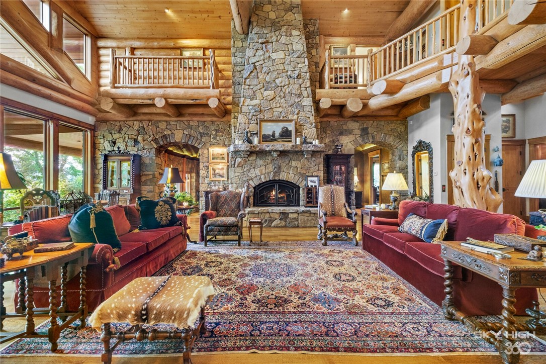 Point Mirage - Residential