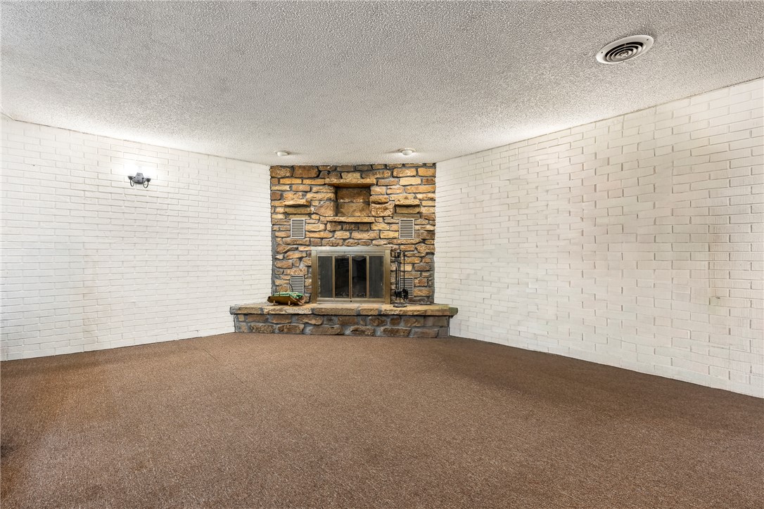 North Brush Creek Hills Unit 1 Rogers - Residential