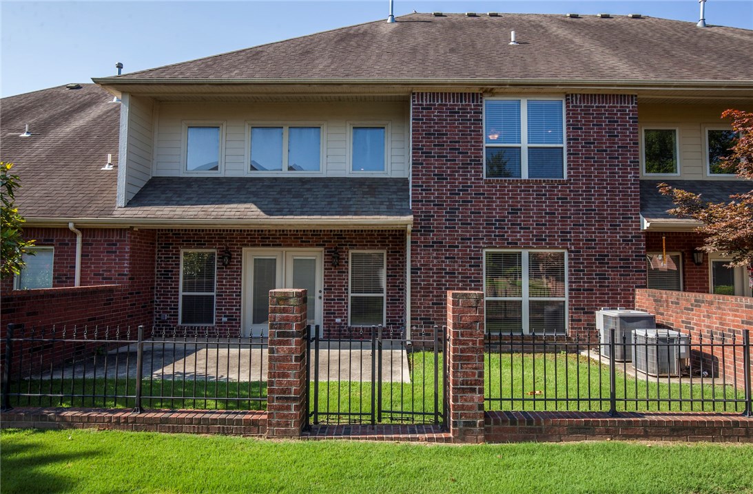 Shadow Valley Twnhms Ph 1 - Residential