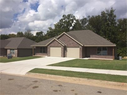 Newer construction duplex's! Comes with all appliances except washer and dryer. Wood Look Vinyl Plank flooring through out, 2" faux wood blinds, Granite counter tops, open floor plan and more. Pet friendly with up to 2 pets under 50 pounds with an additional Pet Fee. Applications are completed through our website: prestigenwa.managebuilding.com. Each person 18 years or older needs to fill out separate application. $30.00 Application fee per applicant.