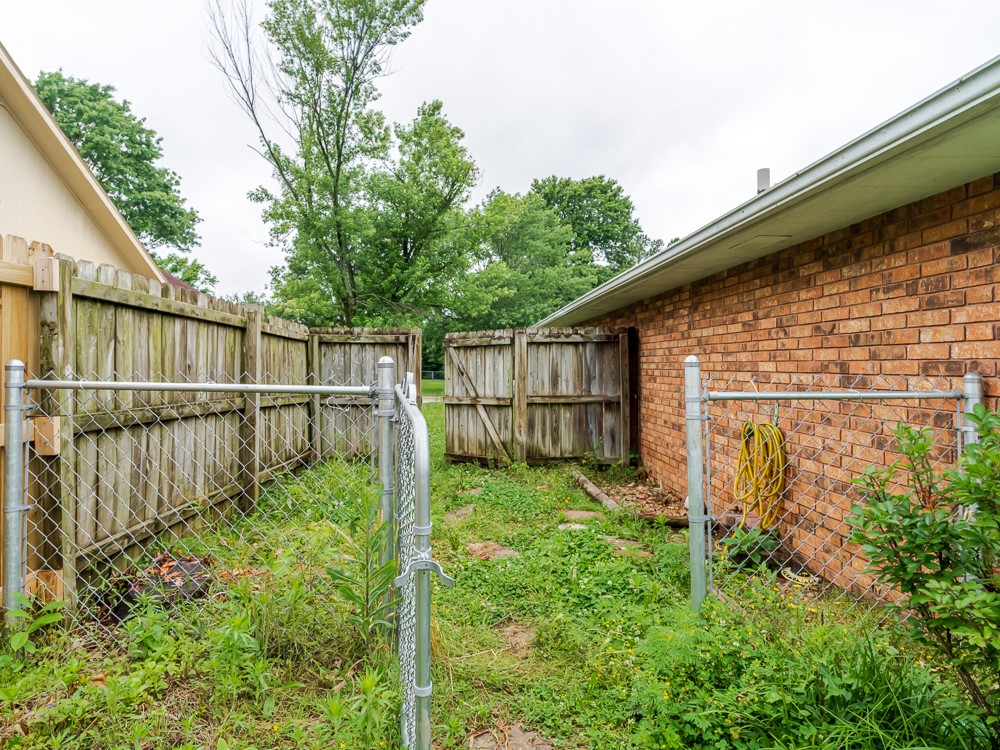 Whispering Timbers Ph 6 Rogers - Residential Lease