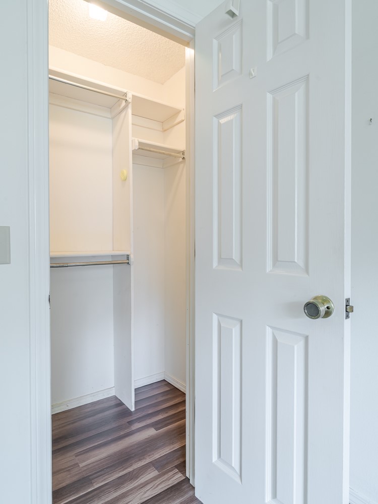 Whispering Timbers Ph 6 Rogers - Residential Lease