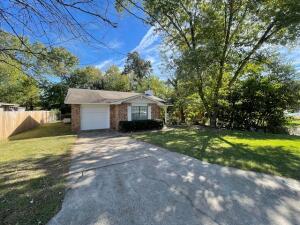 First time on market in over 23 years! This cozy 2 bed 1 bath brick home is move-in ready and offers fresh paint throughout, newly cleaned carpets, living room fireplace, one car garage w/ automatic overhead door, fenced backyard, central heat & air, laundry room, refrigerator, stove, dishwasher and a new garbage disposal. Located in Barling just east of Ft. Smith on the banks of the Arkansas river and only 1.2 miles from beautiful Springhill Park which boasts a playground, picnic shelters, boat ramp, year round fishing and a National Recreation Trail offering 10 miles of mountain biking. This is an excellent value and rare opportunity, call for your showing today!