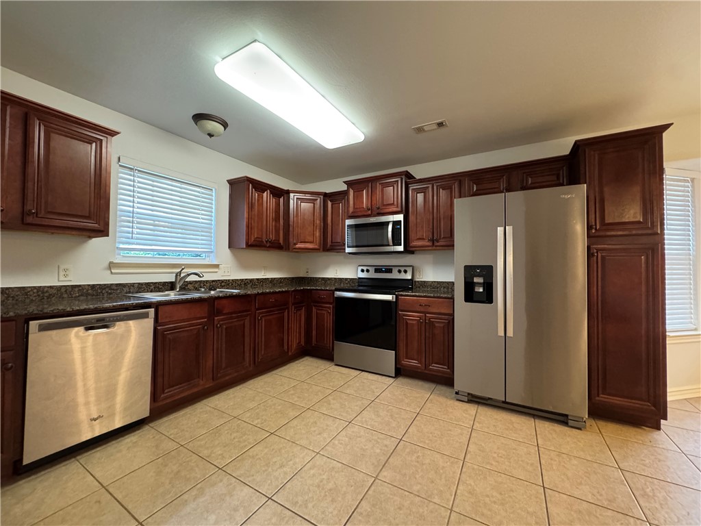 Bellview Residence Add Ph 1 Rogers - Residential Lease