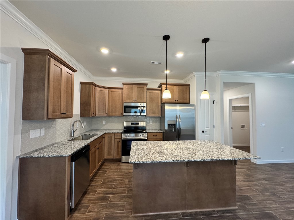 Hunt Farms, Phase 1 - Residential Lease