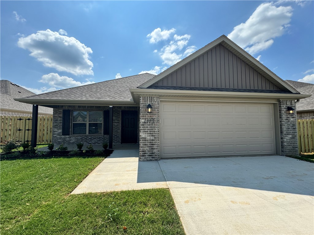 Hunt Farms, Phase 1 - Residential Lease